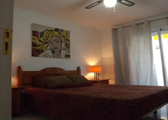 Apartment - 2 Bedrooms With Pool And Wifi - 4229