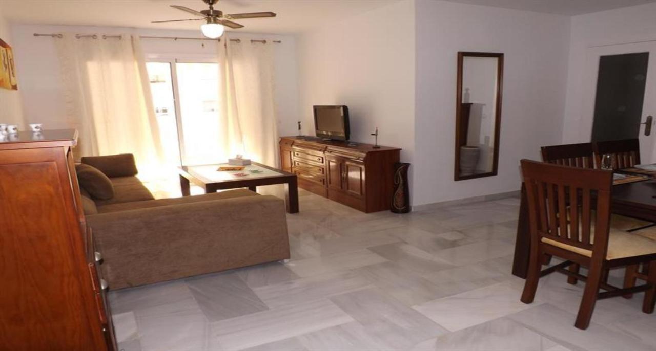 Apartment - 2 Bedrooms With Pool And Wifi - 4229 *